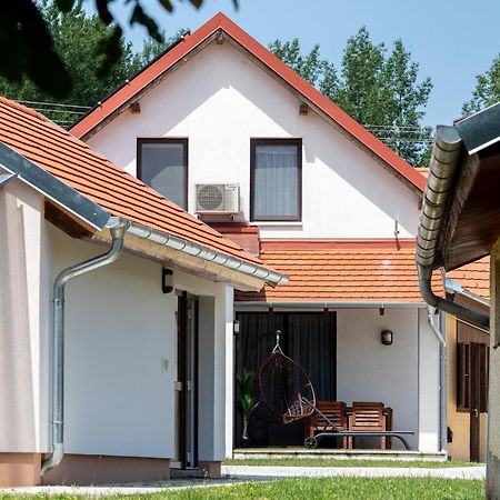 Park Apartman Sarrod Εξωτερικό φωτογραφία
