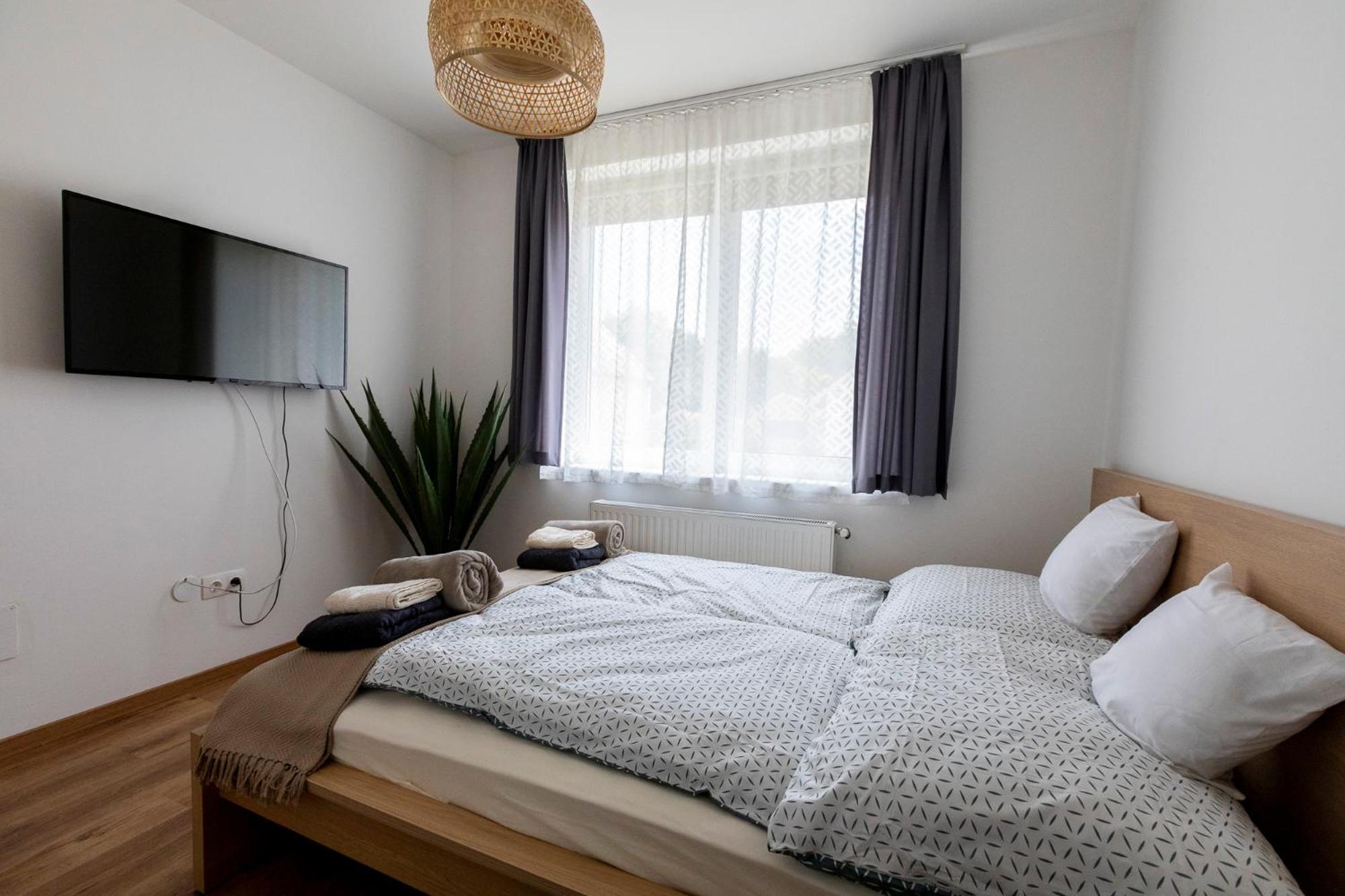 Park Apartman Sarrod Εξωτερικό φωτογραφία