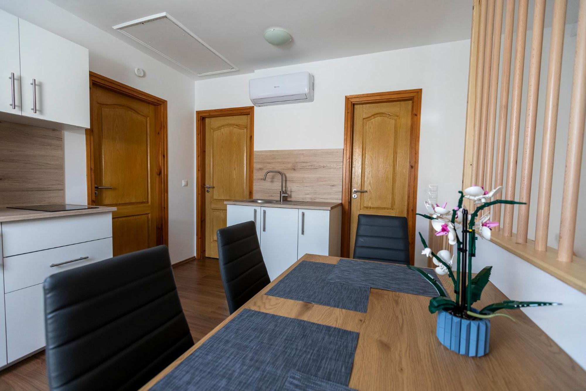 Park Apartman Sarrod Εξωτερικό φωτογραφία