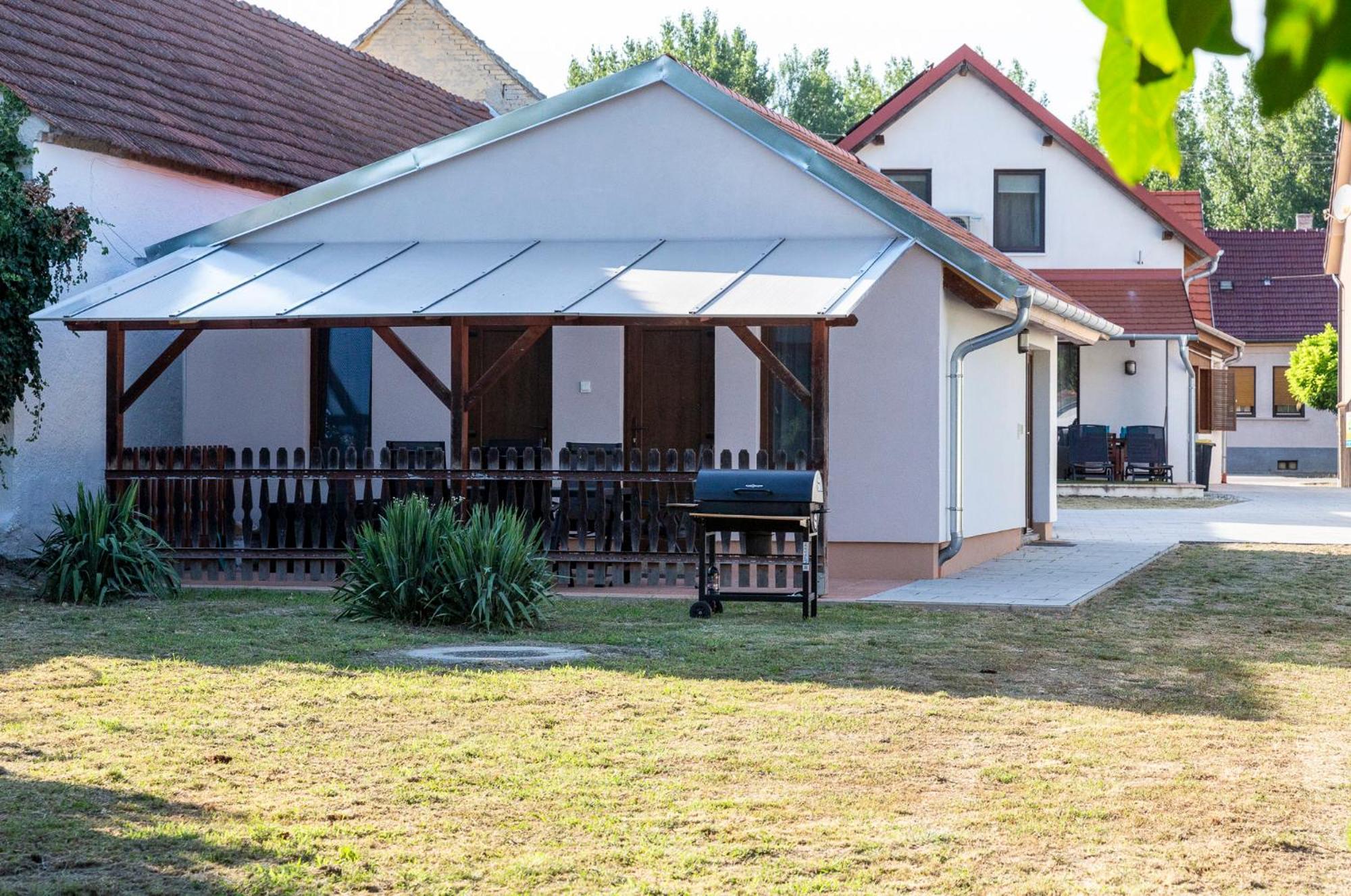 Park Apartman Sarrod Εξωτερικό φωτογραφία
