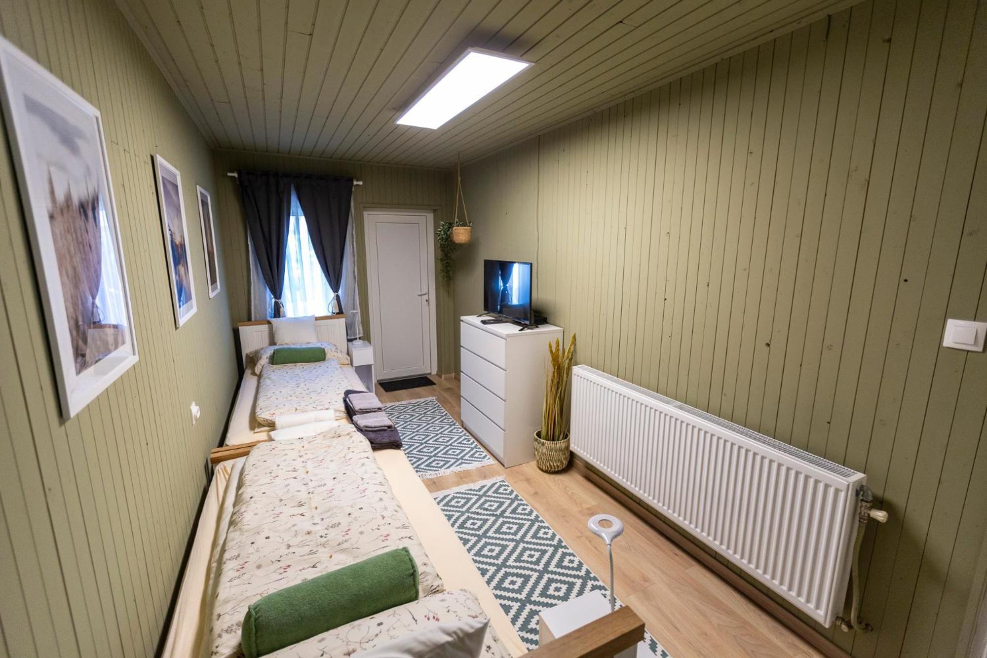 Park Apartman Sarrod Εξωτερικό φωτογραφία