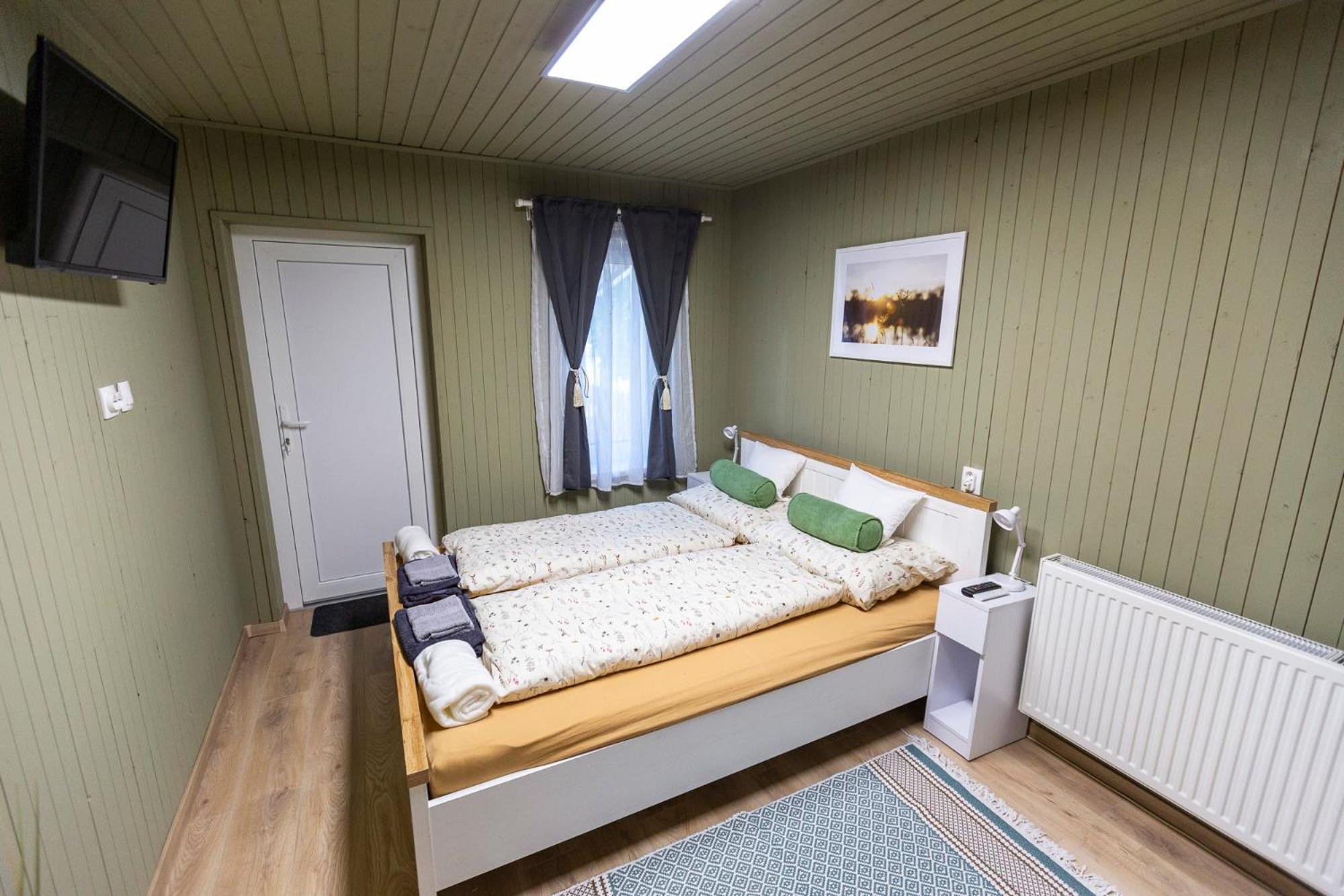 Park Apartman Sarrod Εξωτερικό φωτογραφία